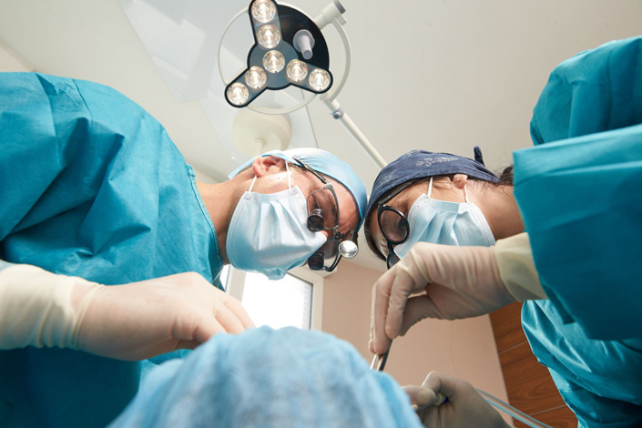 Chirurgie dentaire - Cabinet dentaire Dr Matthieu Dupont -Dentiste Merignac